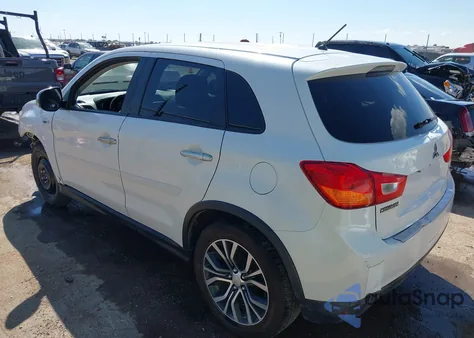 2016 Mitsubishi Outlander Sport 2.0 Es z USA, uszkodzony, nr VIN JA4AP3AU9GZ043657